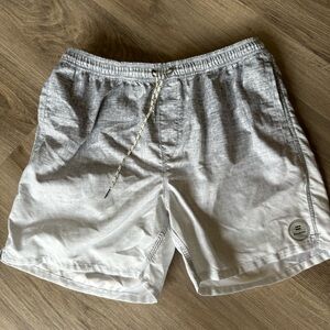 Billabong shorts. Gray/white size 36